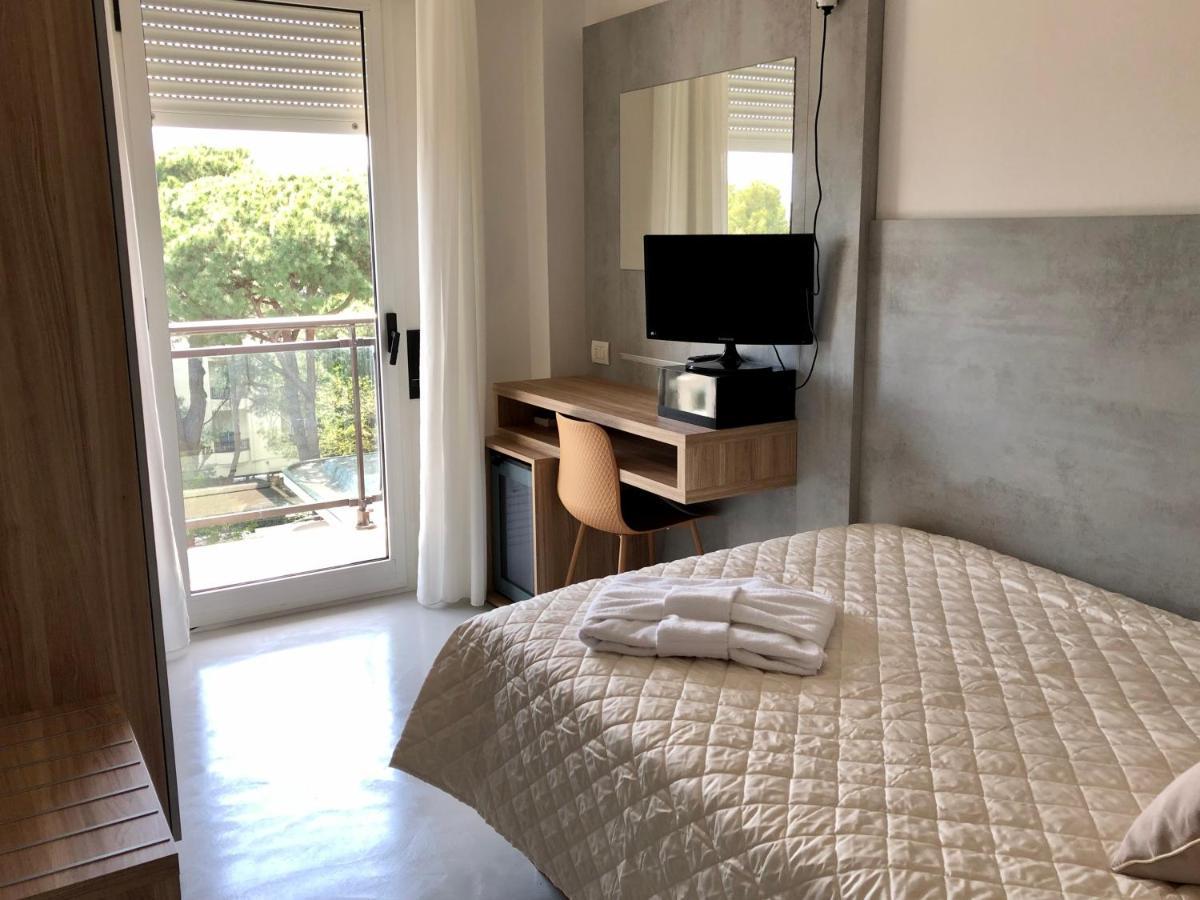 Hotel Maestri Риччоне Экстерьер фото