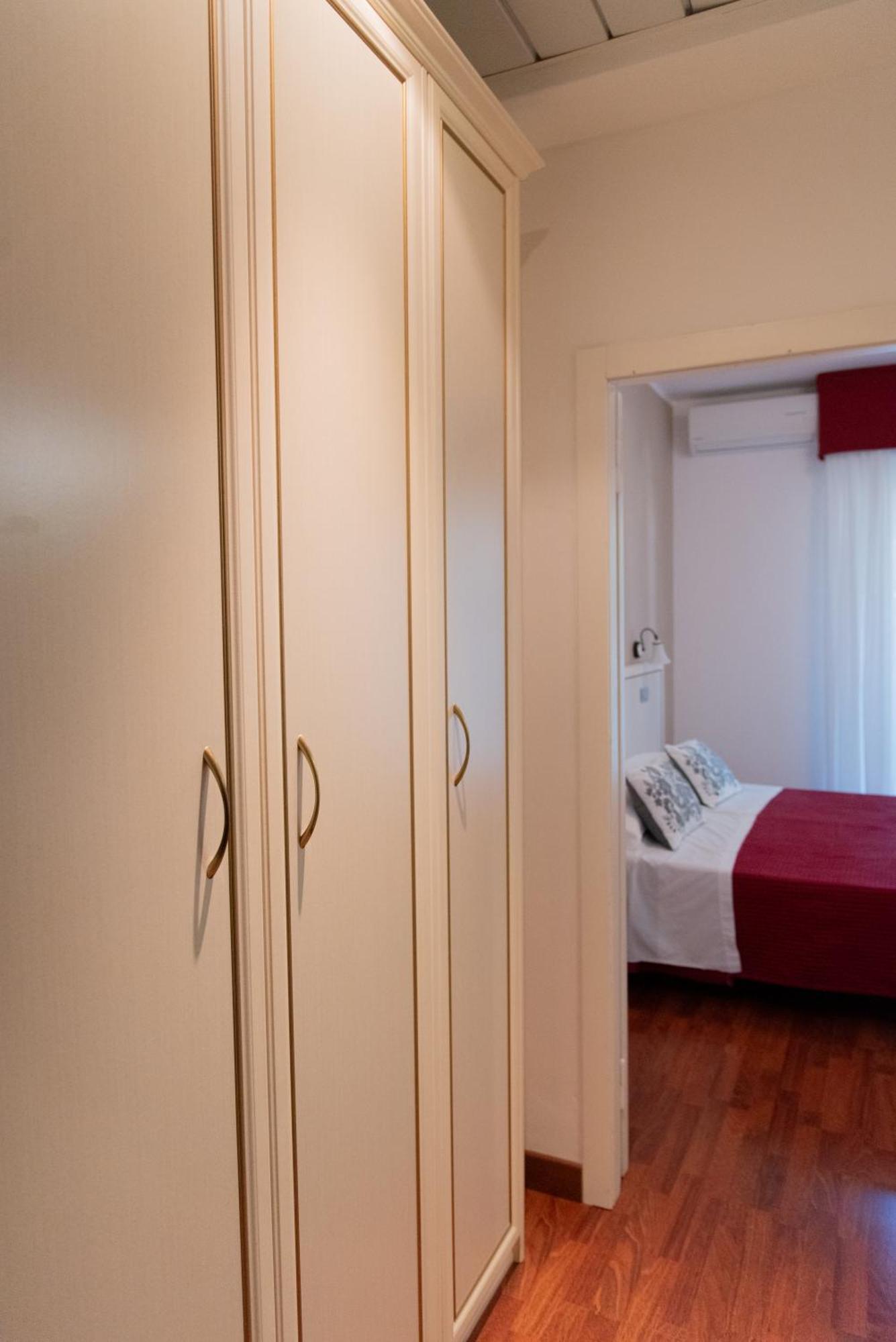 Hotel Maestri Риччоне Экстерьер фото
