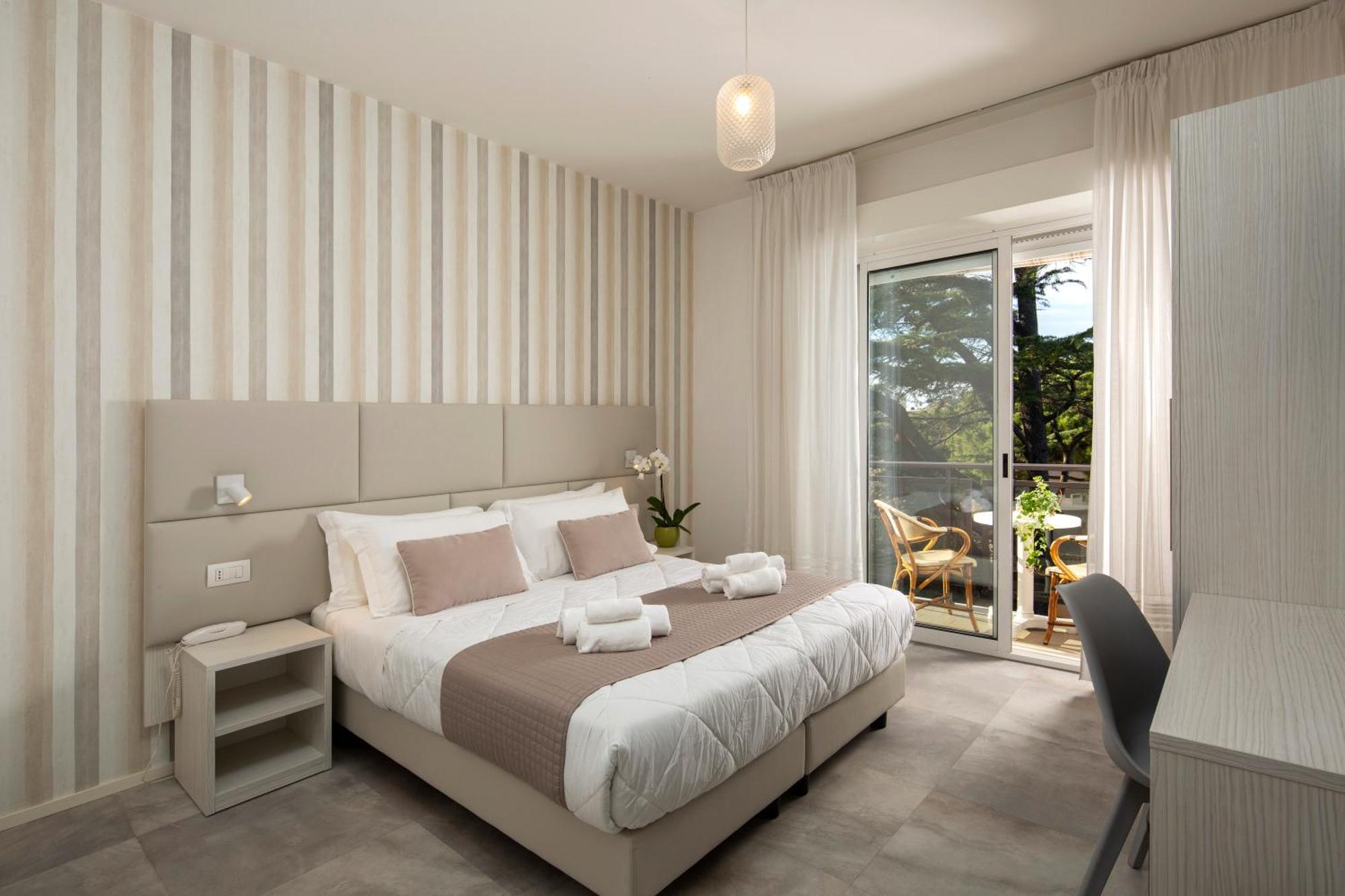 Hotel Maestri Риччоне Экстерьер фото