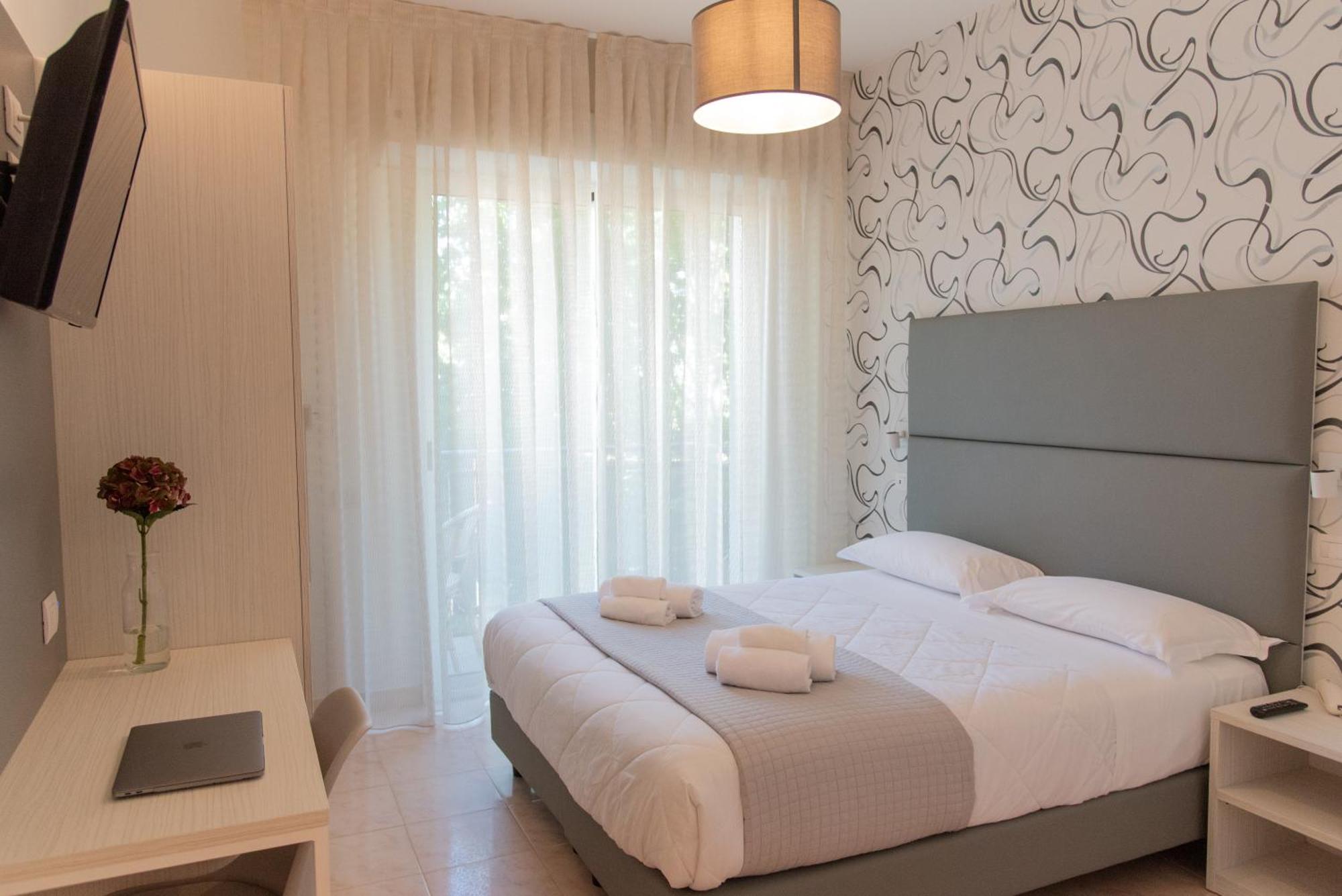 Hotel Maestri Риччоне Экстерьер фото