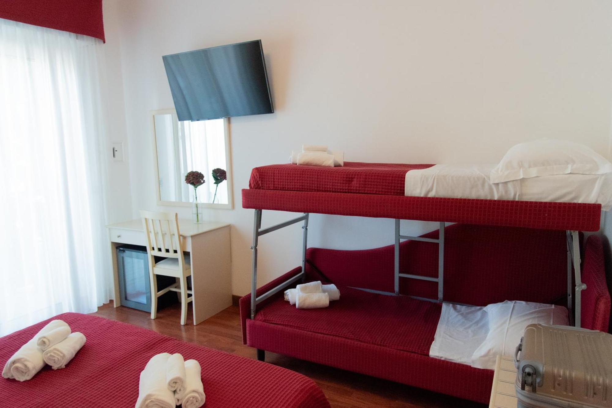 Hotel Maestri Риччоне Экстерьер фото