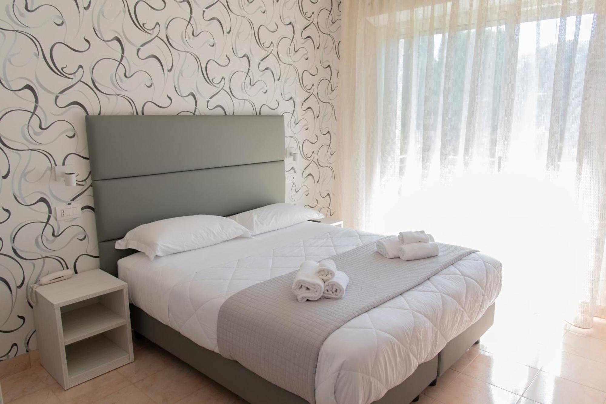 Hotel Maestri Риччоне Экстерьер фото