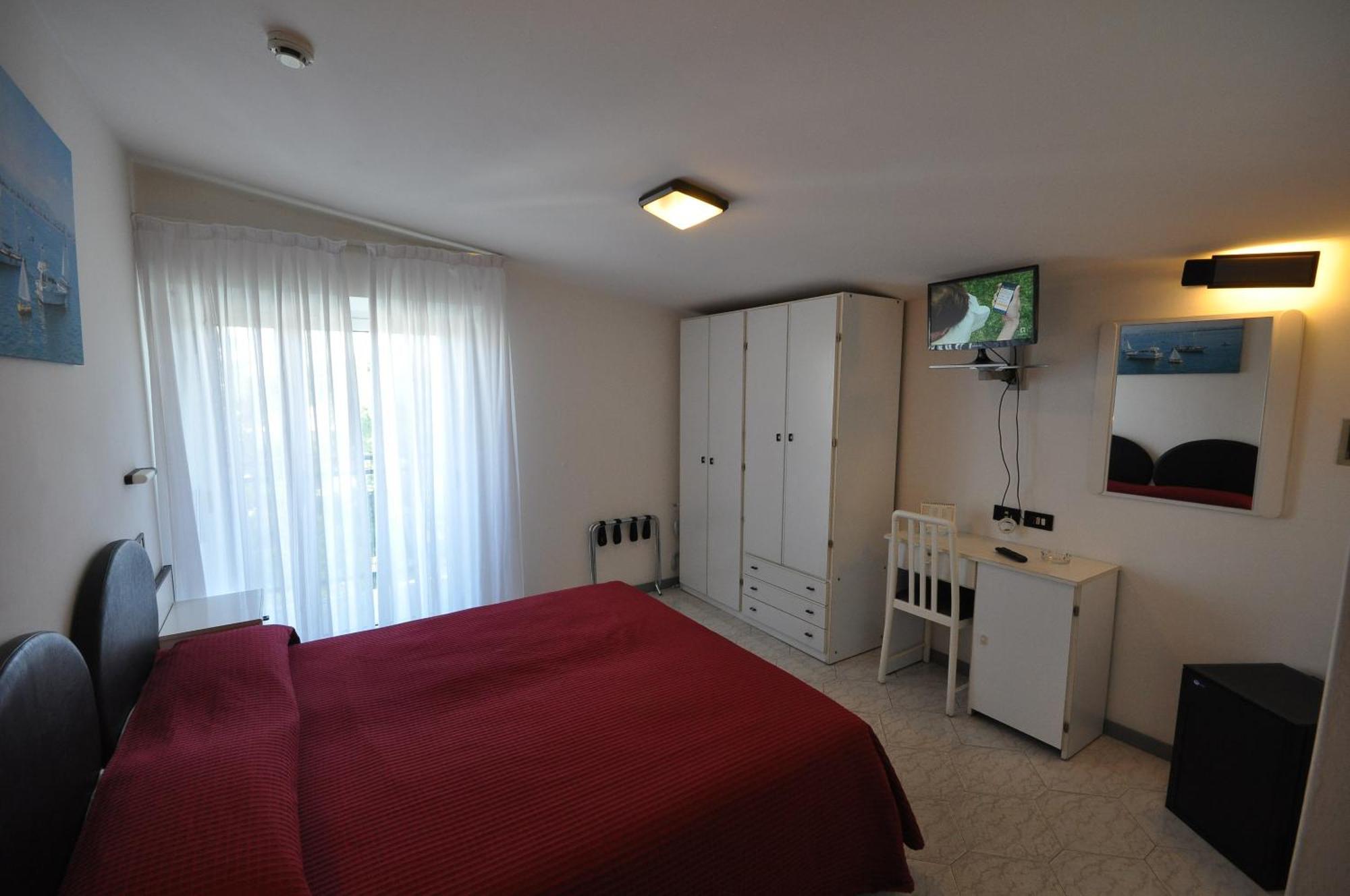 Hotel Maestri Риччоне Экстерьер фото